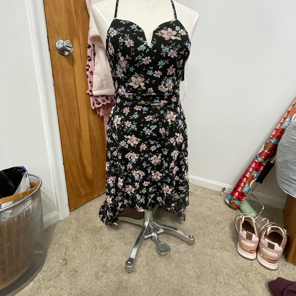 Spring/summer dress - Picture 2 of 6